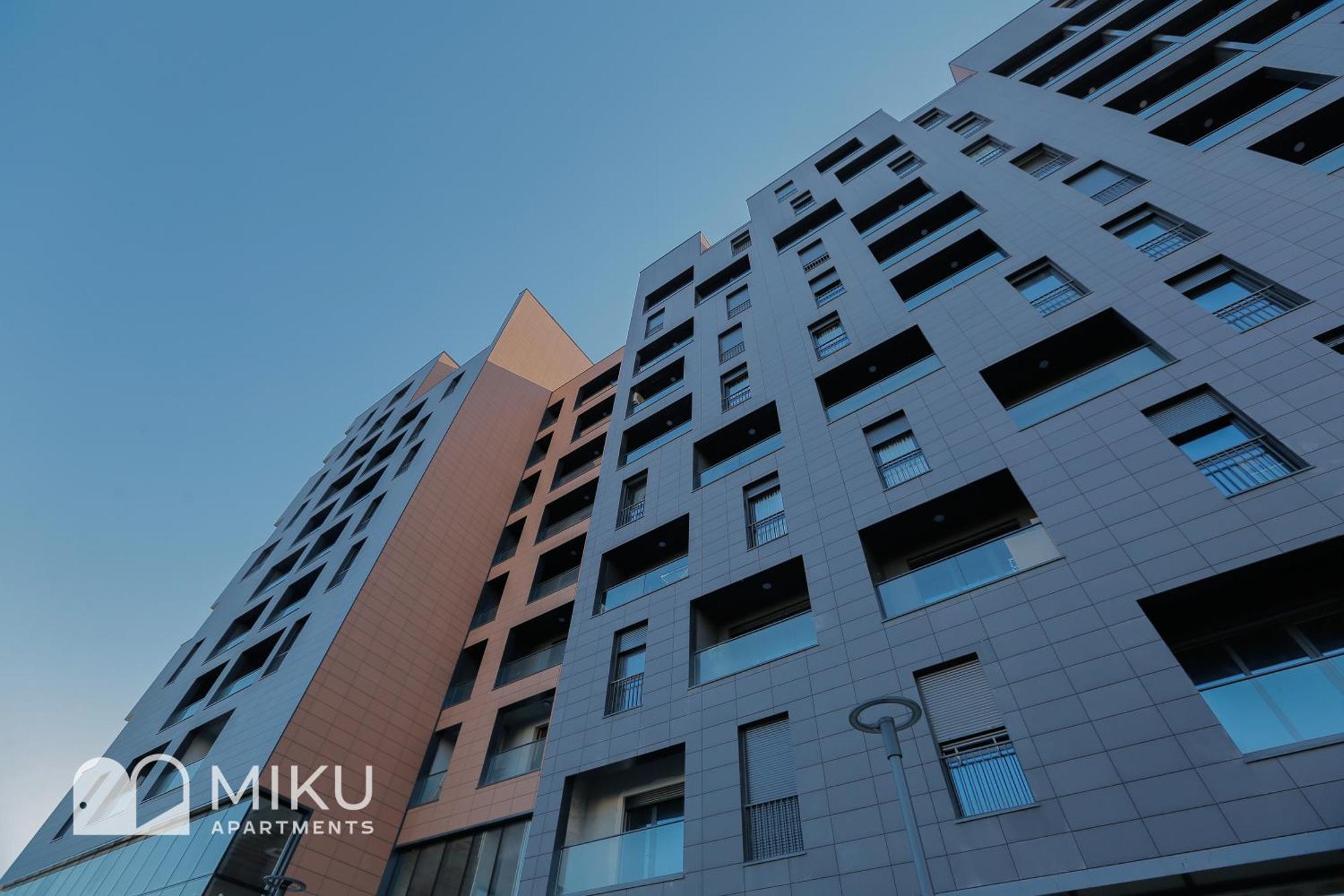Miku Apartment - Lovely 1 Bedroom Spectacular View Tiranë Luaran gambar